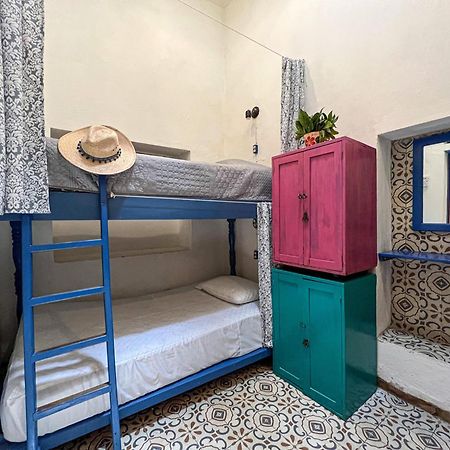 Hostel Candelaria Valladolid  Exterior photo