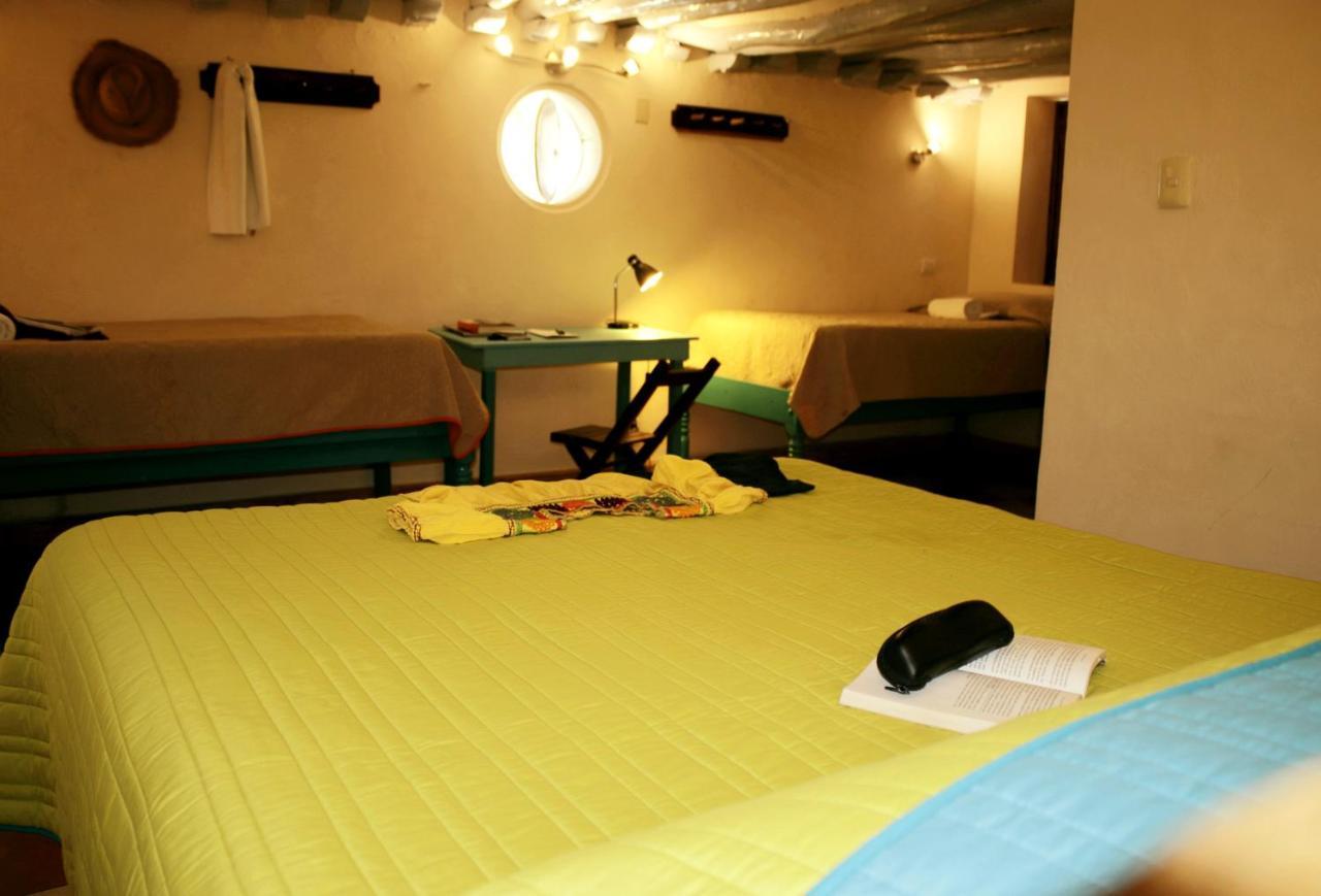 Hostel Candelaria Valladolid  Exterior photo