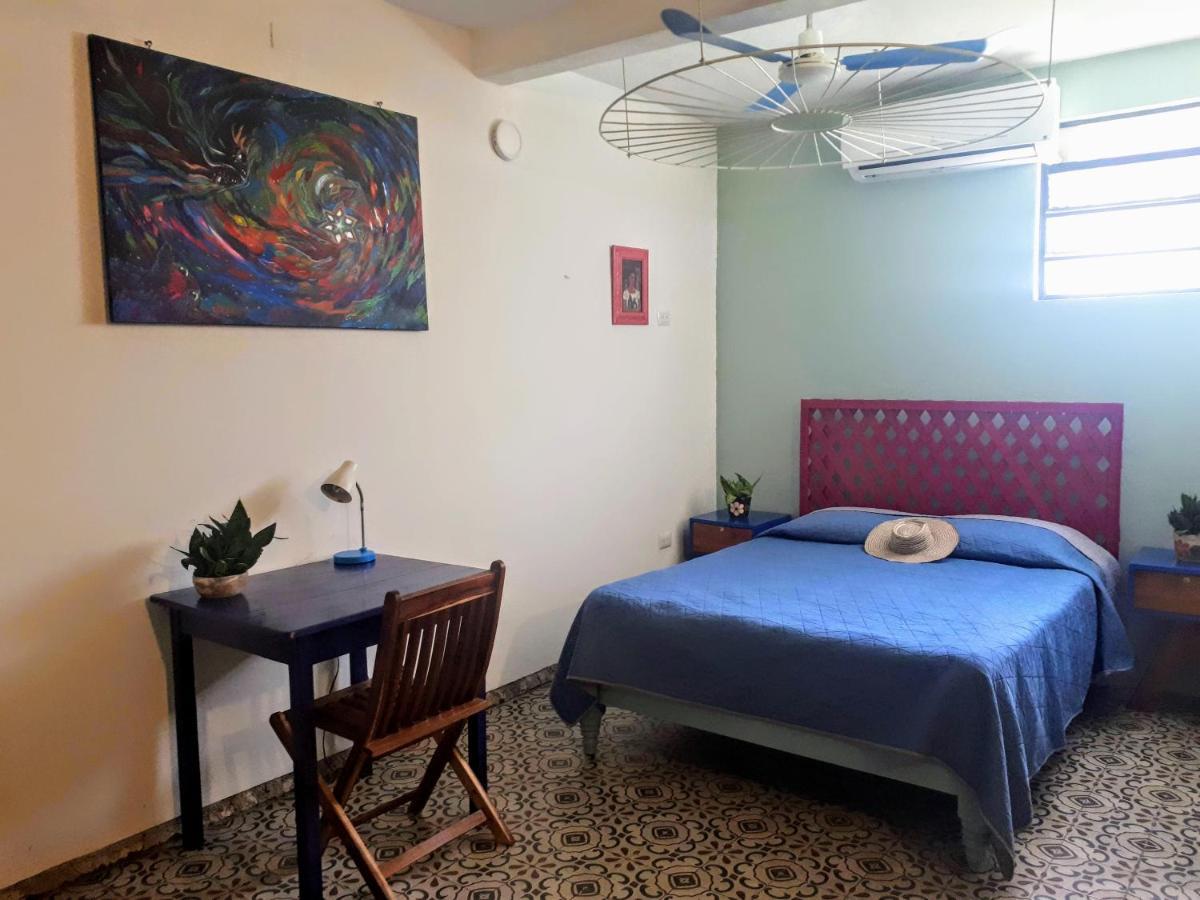 Hostel Candelaria Valladolid  Exterior photo