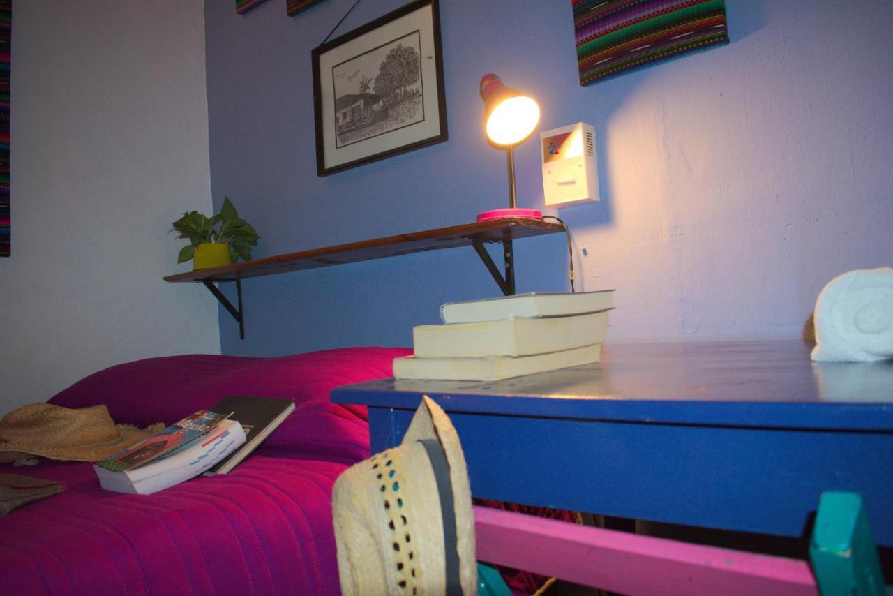 Hostel Candelaria Valladolid  Exterior photo
