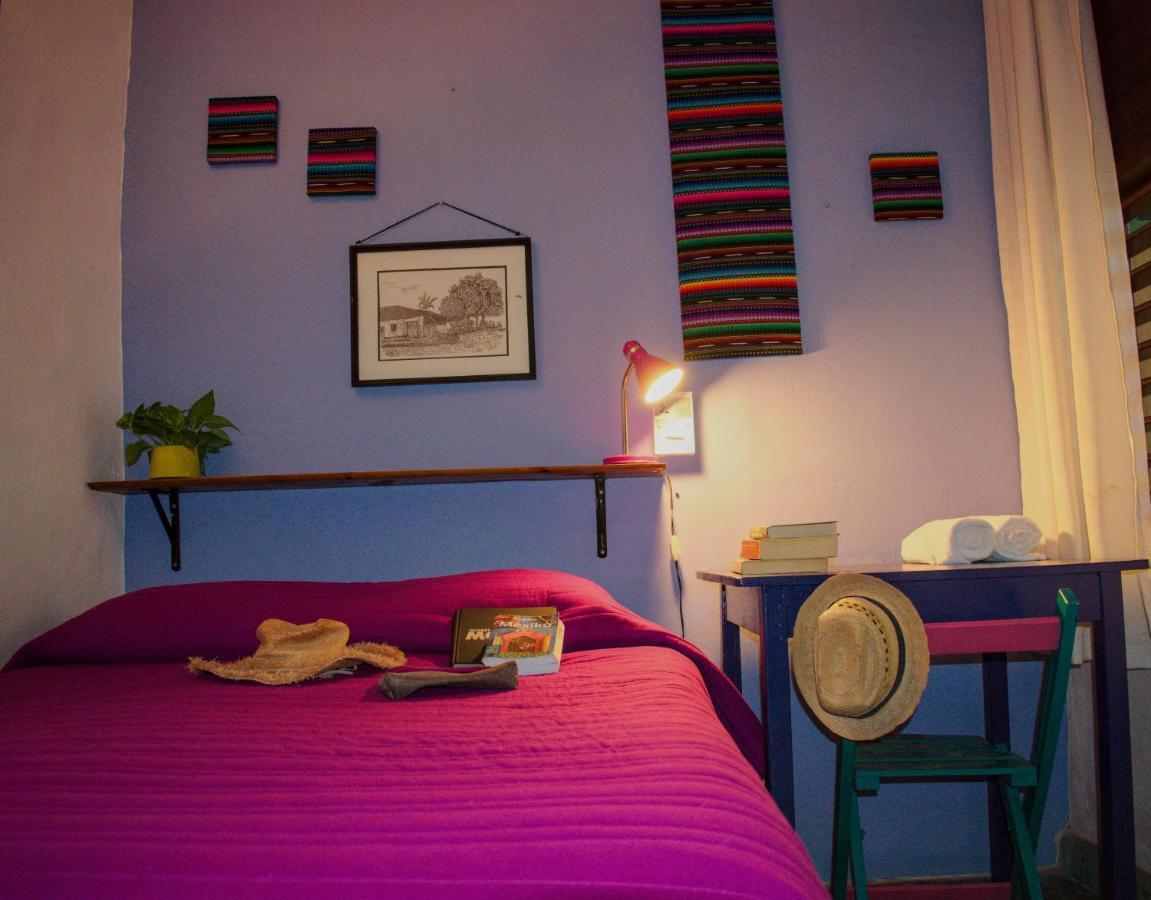 Hostel Candelaria Valladolid  Exterior photo