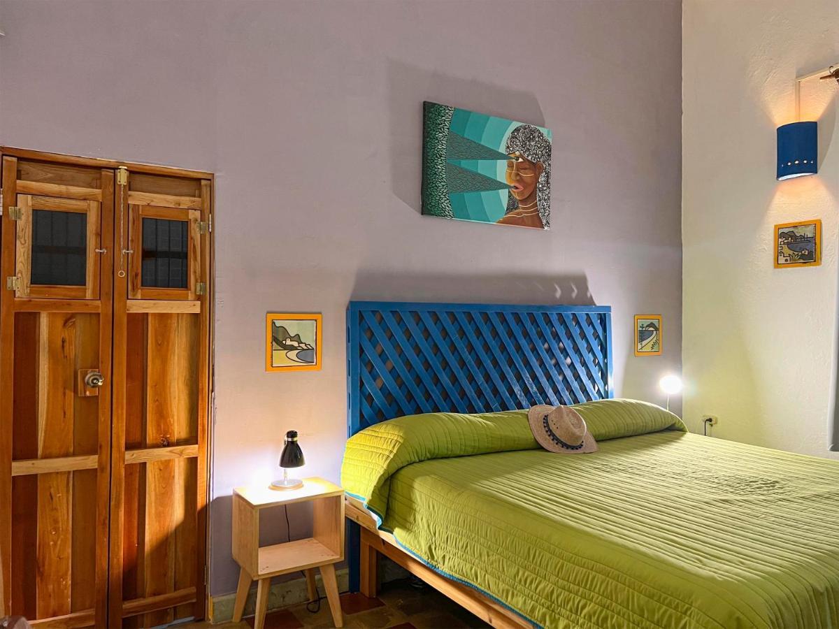 Hostel Candelaria Valladolid  Exterior photo