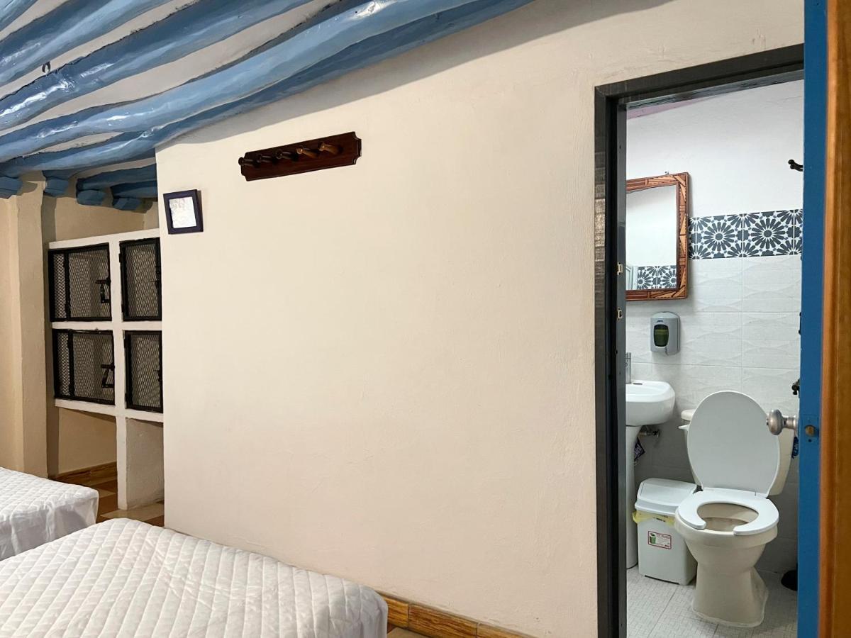 Hostel Candelaria Valladolid  Exterior photo