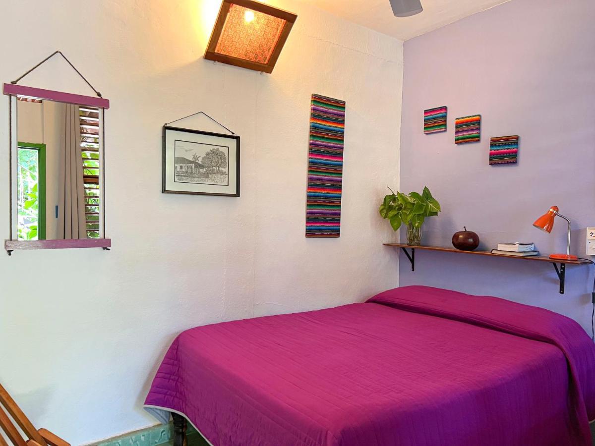 Hostel Candelaria Valladolid  Exterior photo