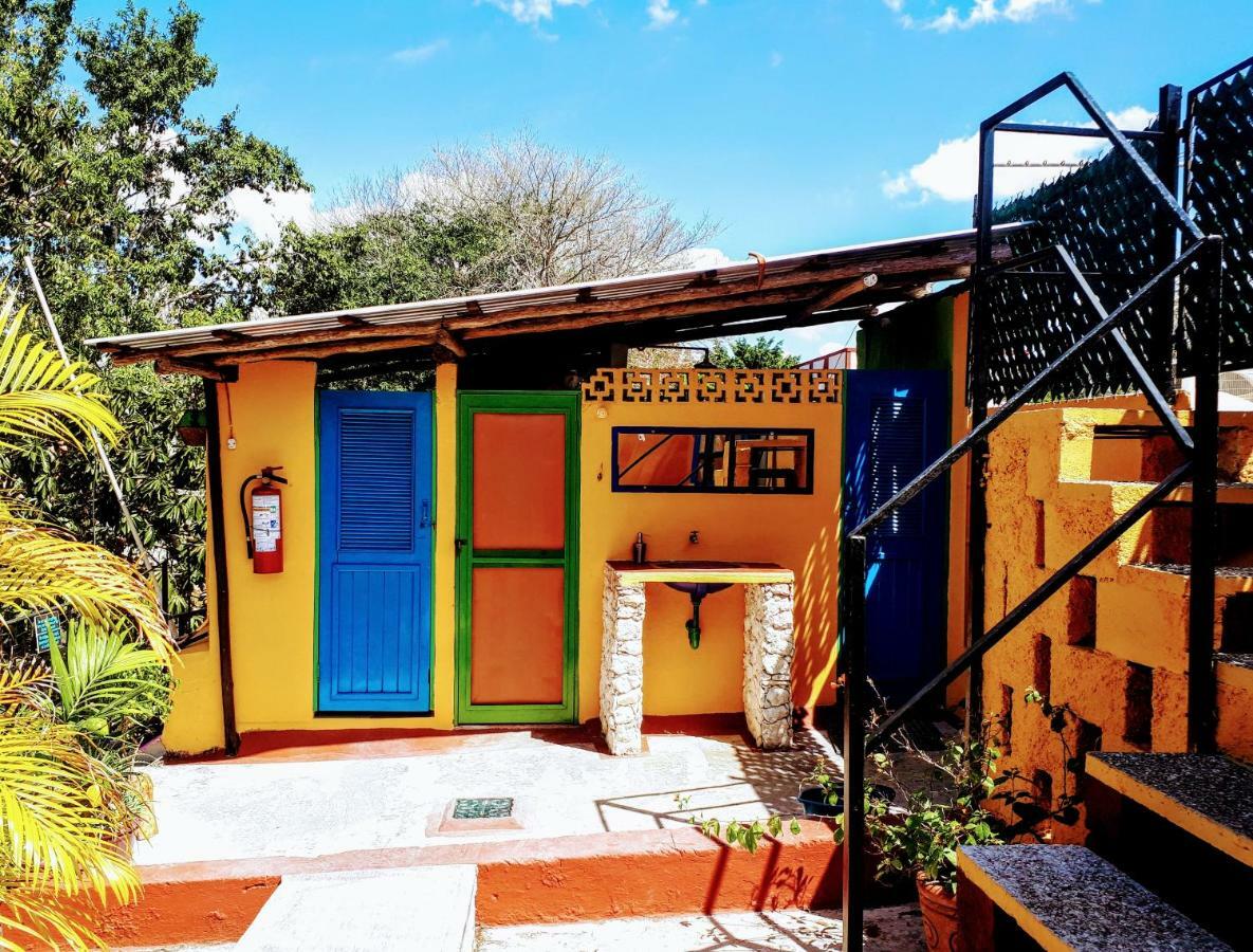 Hostel Candelaria Valladolid  Exterior photo